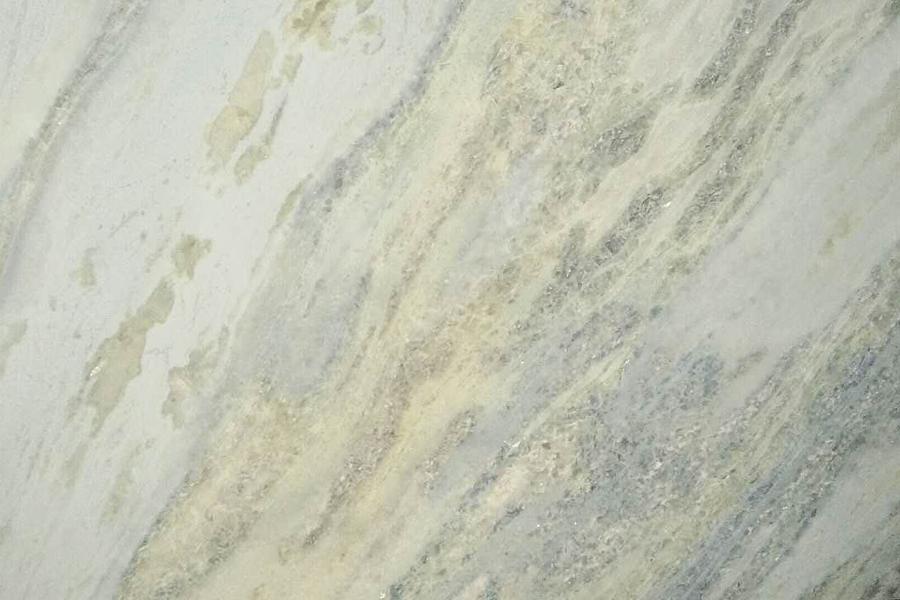 蓝天翔云（海阔天空）