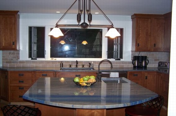 特色石材蓝海应用于别墅厨房设计
