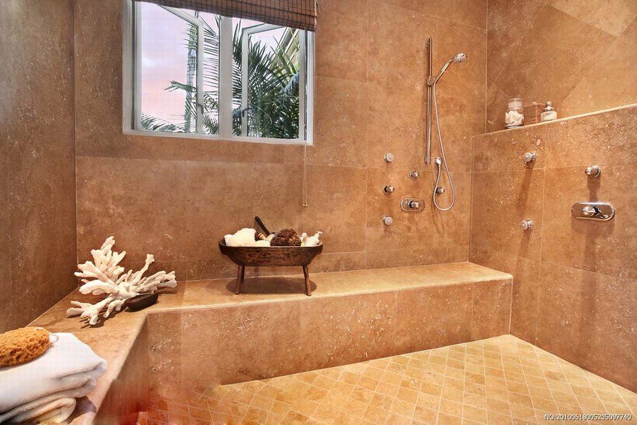 纯天然石材打造的浴室