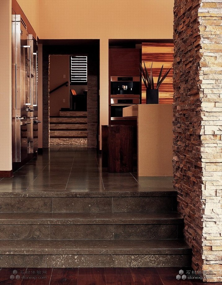 国外开放式厨房楼梯设计
