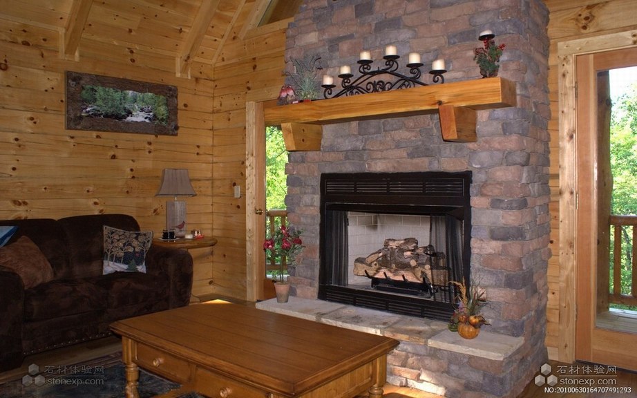 石材壁炉与木材的完美结合