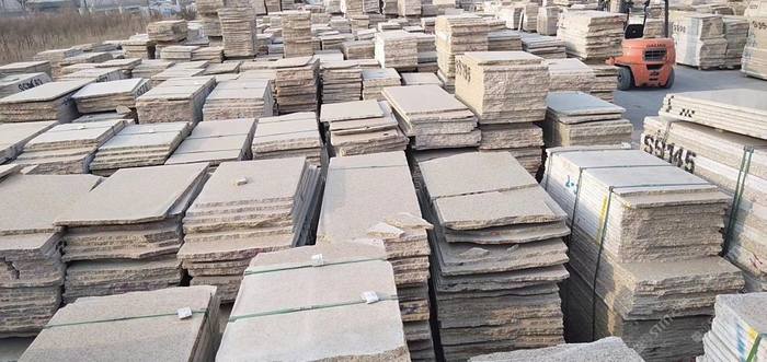 新疆和顺达石材，厂矿一体现有现货卡拉麦里金30万平