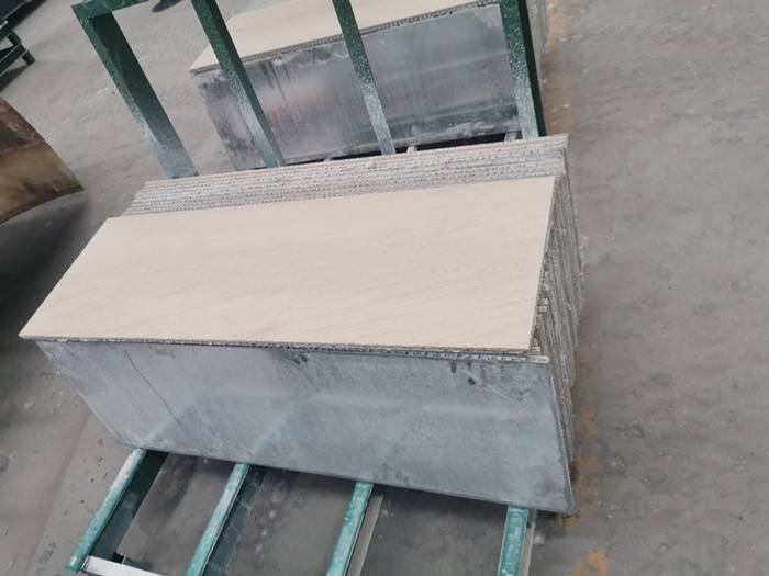 石刻普拉斯专供木化石复合铝蜂窝大板