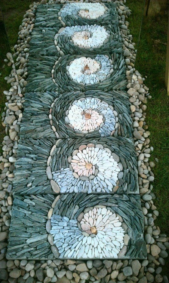 石材在线_羊肠小道上令人惊艳的鹅卵石拼花